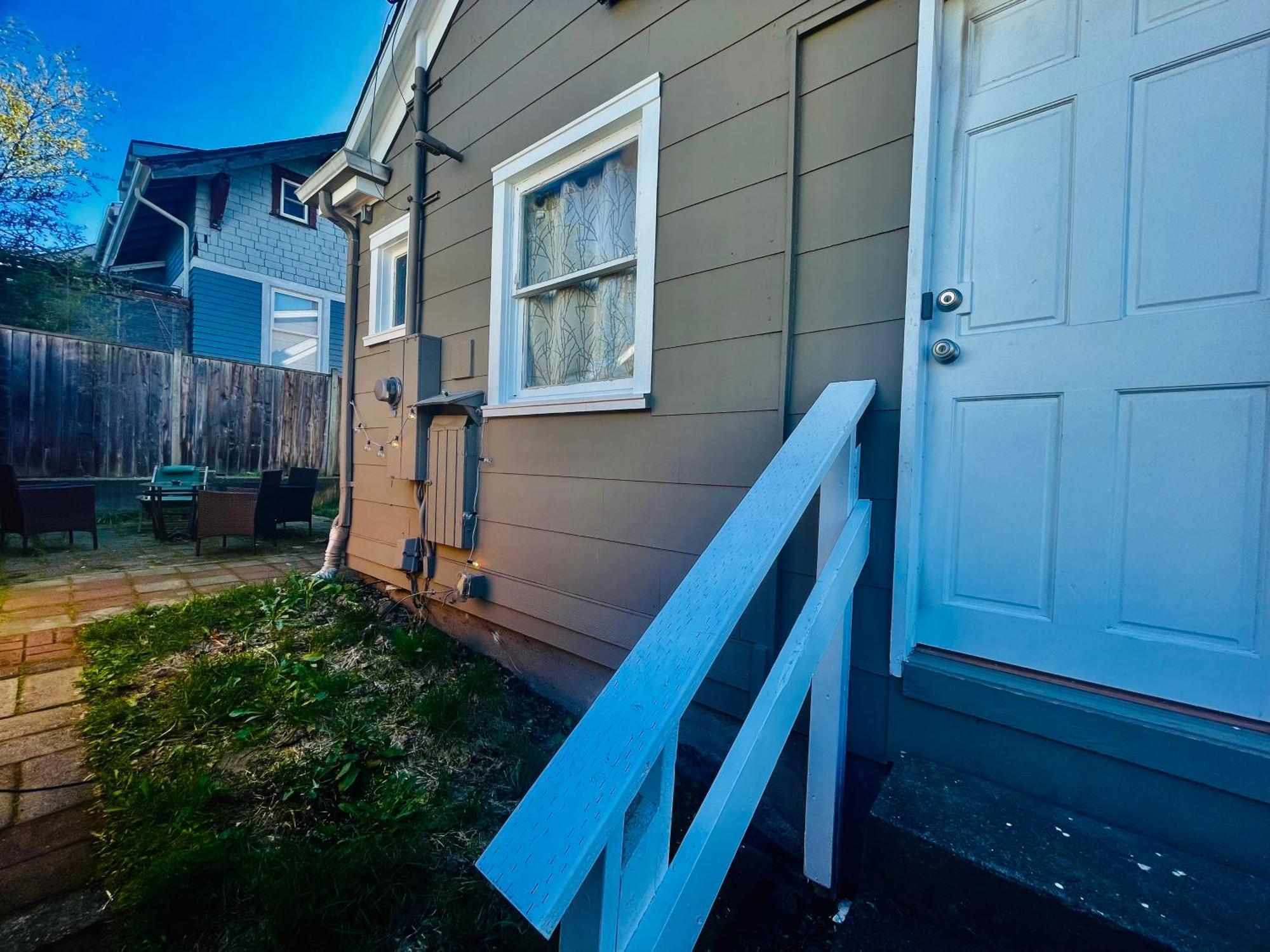 Tacoma Homestay- With Breakfast Included-Private Room Екстер'єр фото
